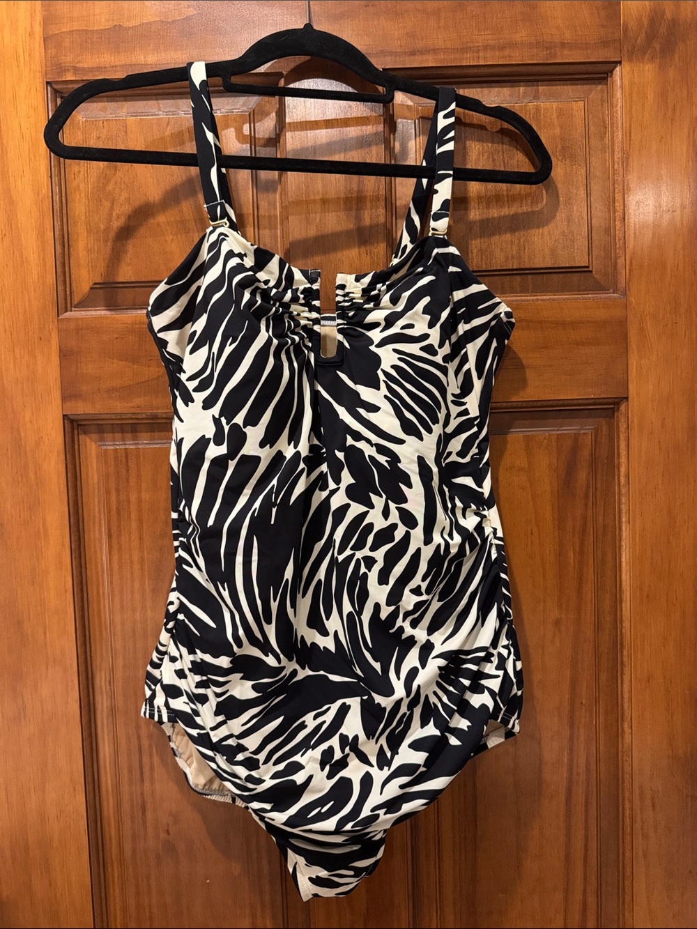 NWOT sz 16W Lands' End Black & Cream Printed One-Piece Swimsuit - Picture 2 of 6